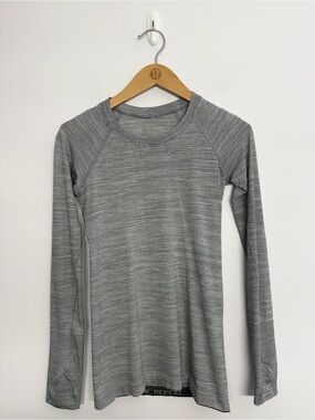 Lululemon Swiftly Speed Long Sleeve White / Black Size 4